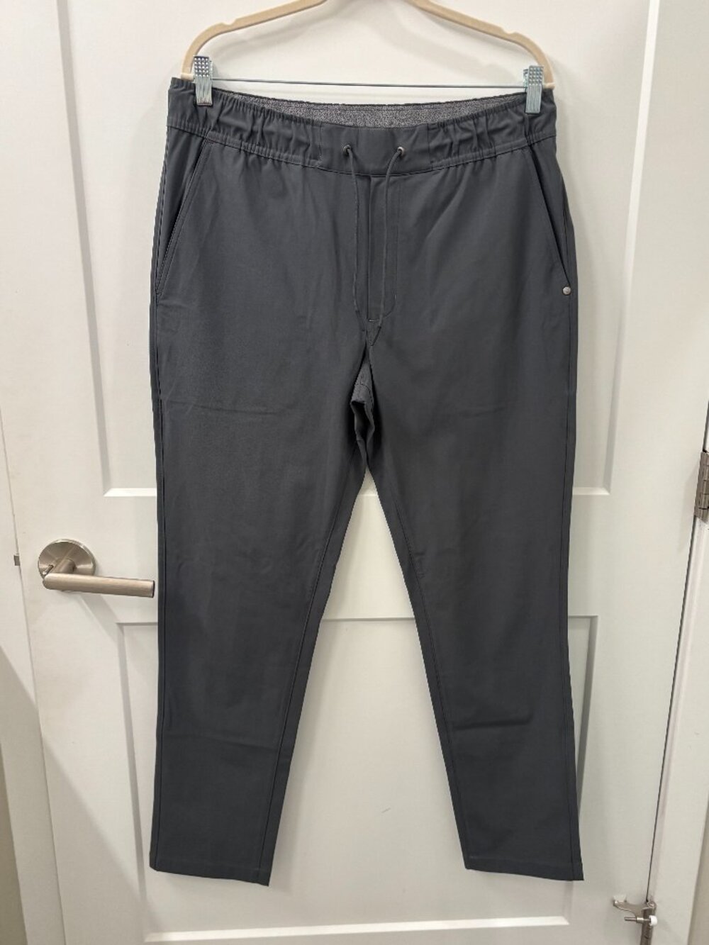 Vuori Gray Meta Jogger Pants Men’s Size Large